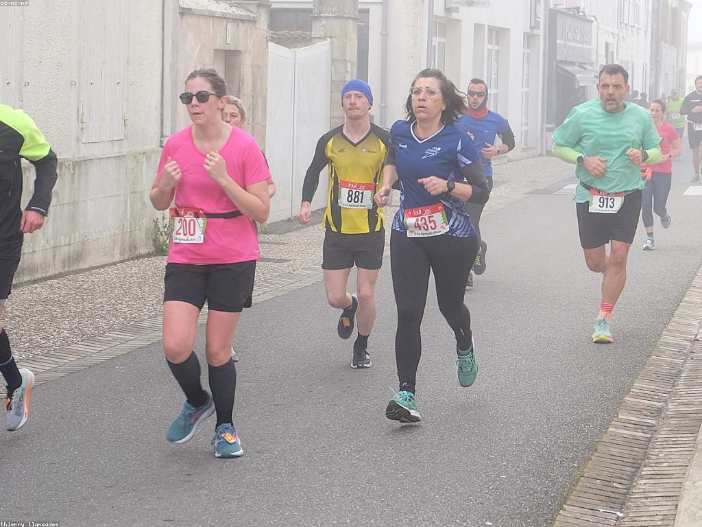 ការប្រកួត និង ការស្នាក់នៅ: បទពិសោធន៍ដែលប្រព្រឹត្តទៅនៅកម្ពុជា