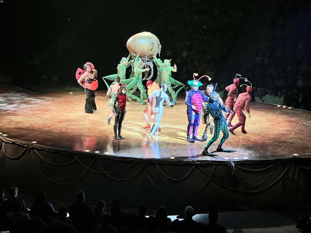 មិត្តភាពថែមទៀត: ការចងក្រងអារម្មណ៍នៃមិត្តភាព